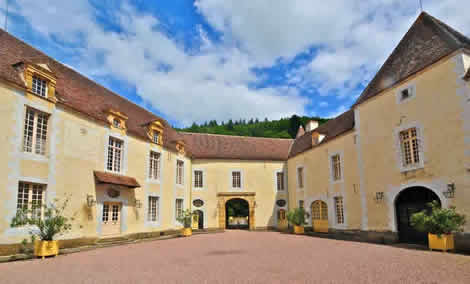 Chateau Bazoches courtyard