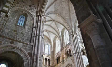 Vezelay gothic ceiling