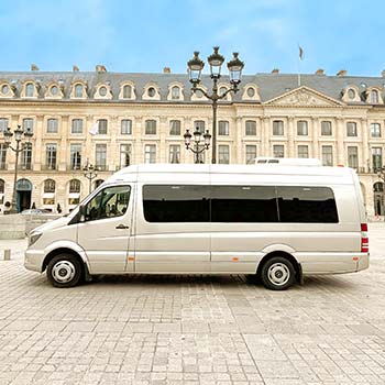 Bus in central Paris